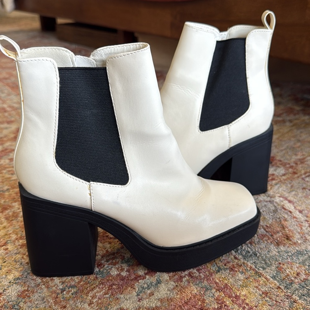 Boots - Picture 3 of 3